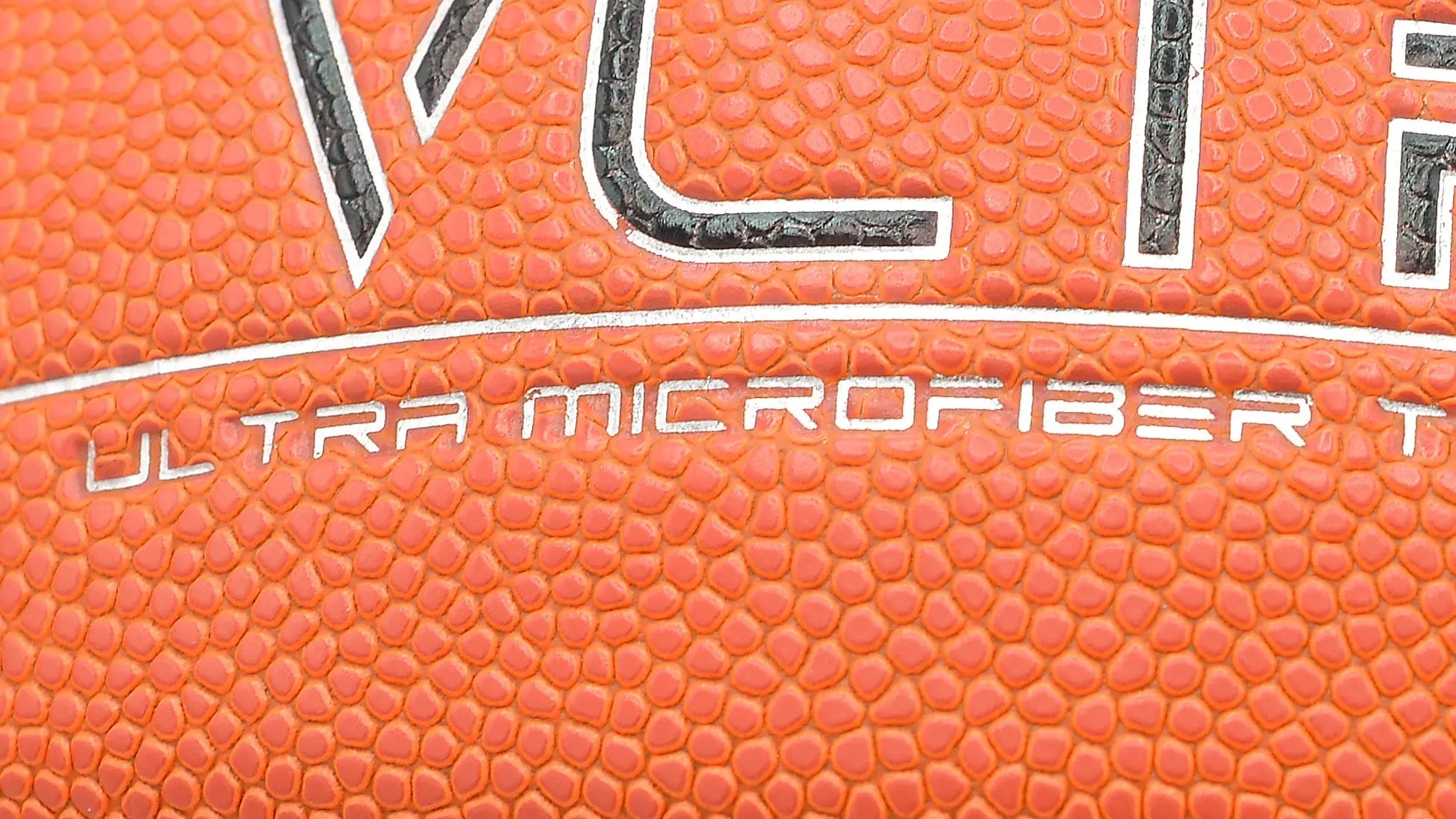 Ballon de Basket Techball VCTRY Ballhandling Performance Microfibre Orange Tiger et Noir VCTRY Logo Ultra Microfiber logo