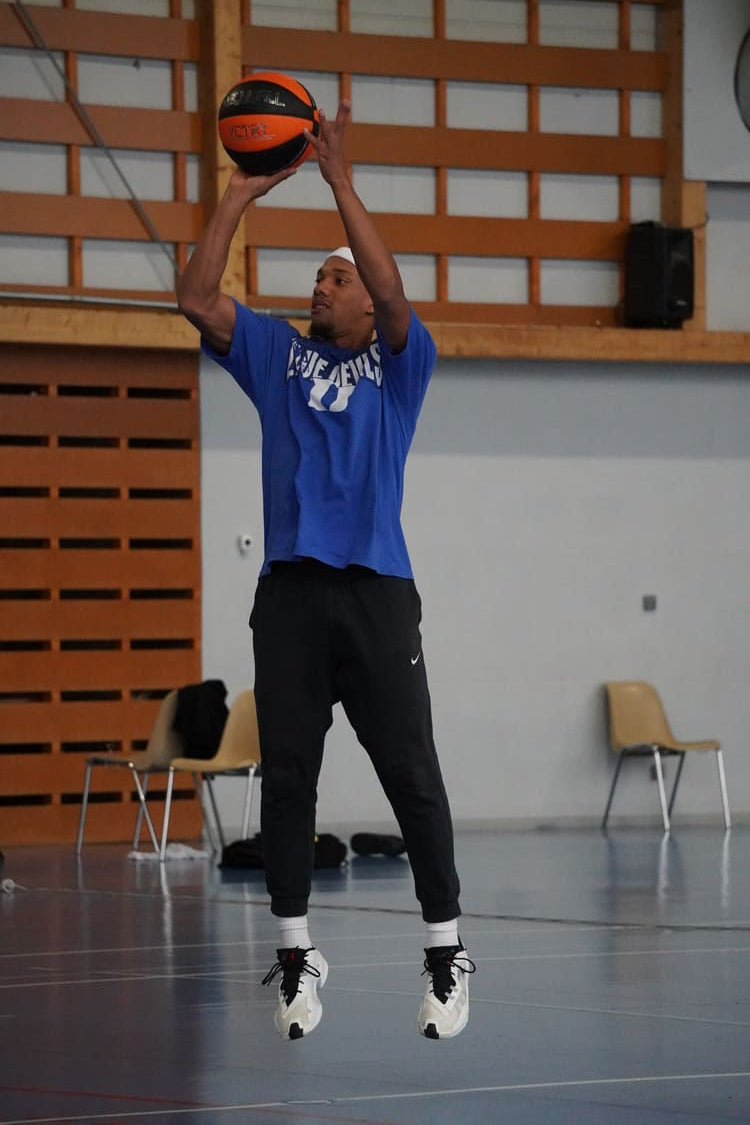 Image Yanis Anfinif Shot TB KING